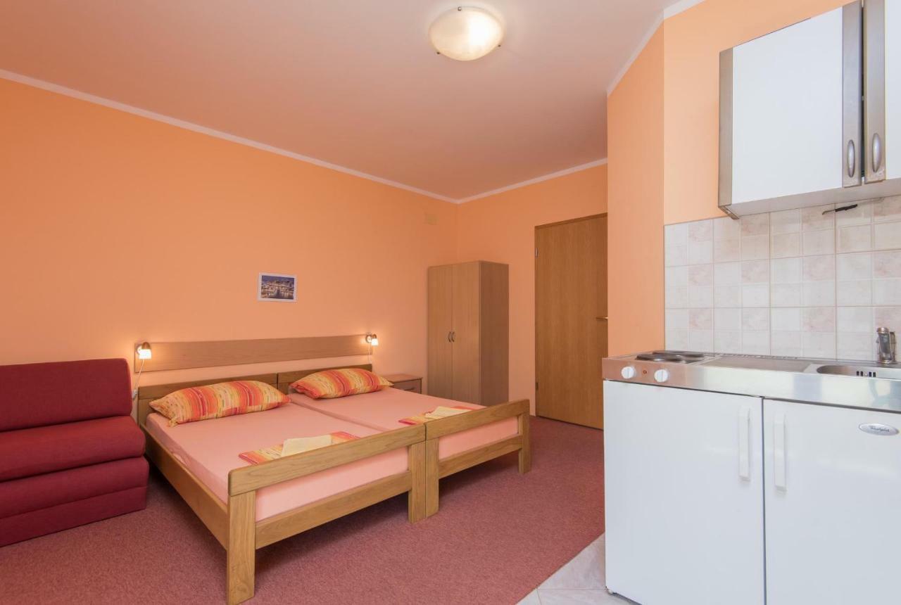 Apartmani Villa Lidija オレビック エクステリア 写真